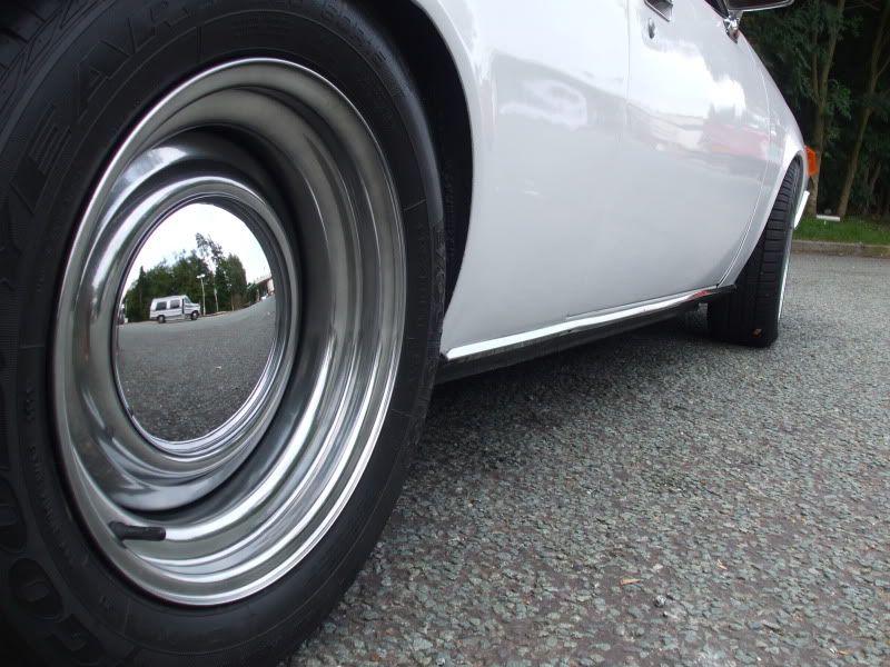 Banded steel wheels with Chrome Hub caps Retro Rides